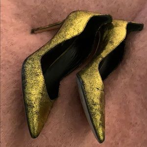 Three inch heel pumps